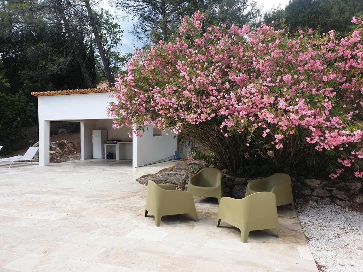 La Bastide Blanche Magnifique Villa 5 Etoiles 5 Chambres Et Piscine Privee Sur 6500 M Var لورج المظهر الخارجي الصورة