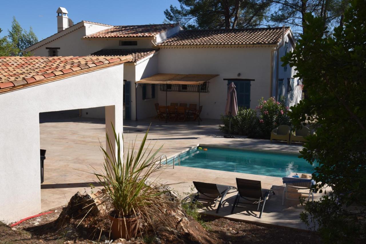 La Bastide Blanche Magnifique Villa 5 Etoiles 5 Chambres Et Piscine Privee Sur 6500 M Var لورج المظهر الخارجي الصورة