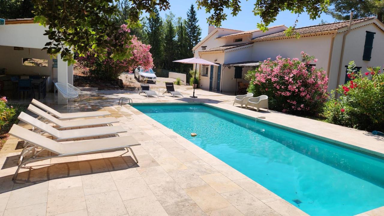 La Bastide Blanche Magnifique Villa 5 Etoiles 5 Chambres Et Piscine Privee Sur 6500 M Var لورج المظهر الخارجي الصورة