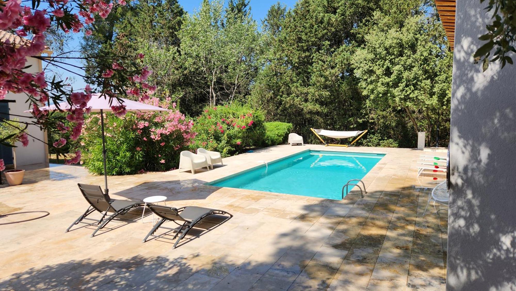 La Bastide Blanche Magnifique Villa 5 Etoiles 5 Chambres Et Piscine Privee Sur 6500 M Var لورج المظهر الخارجي الصورة