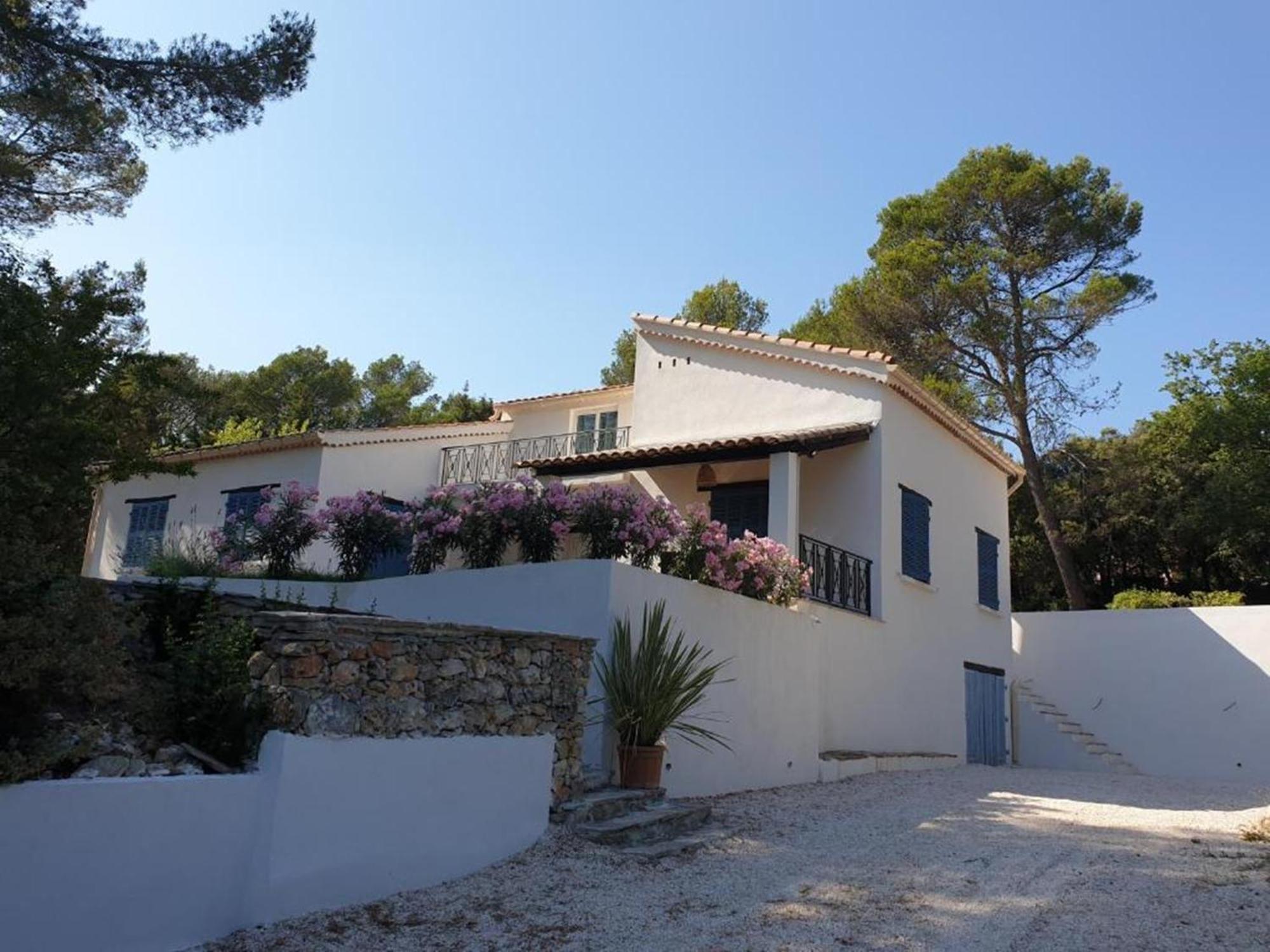 La Bastide Blanche Magnifique Villa 5 Etoiles 5 Chambres Et Piscine Privee Sur 6500 M Var لورج المظهر الخارجي الصورة